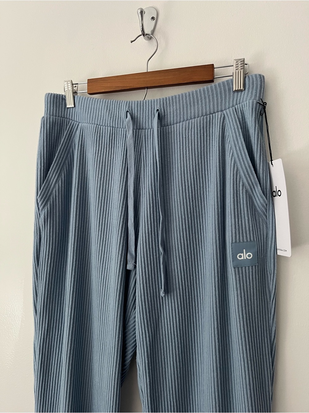 NEW Alo Yoga Muse Sweatpants Ribbed Jogger Pants Celestial Blue Large - Picture 2 of 8